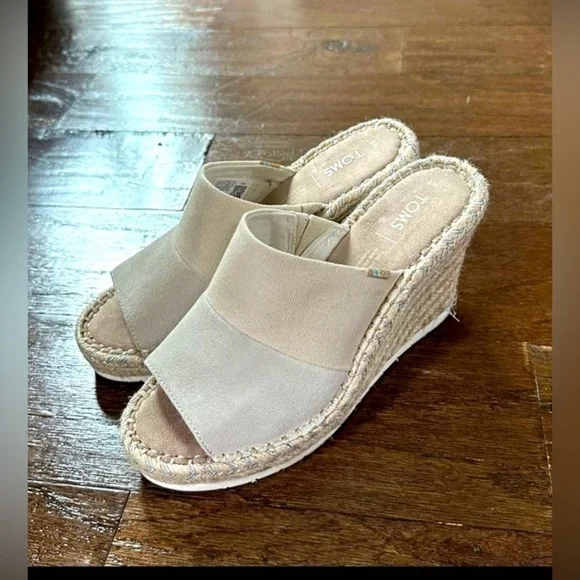 Toms-beige suede wedges-Size 8 - Picture 1 of 10